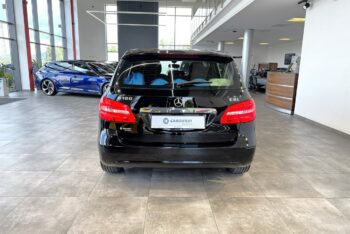Mercedes B 180
