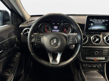 Mercedes GLA 180