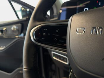 OMODA E5