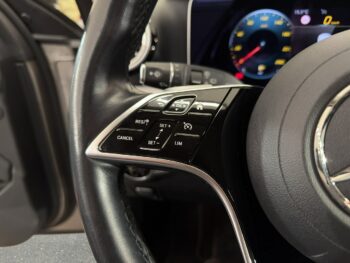 Mercedes E 220