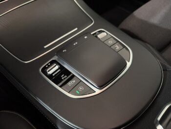 Mercedes E 220