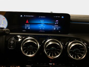 Mercedes CLA 200