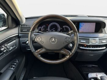 Mercedes S 550
